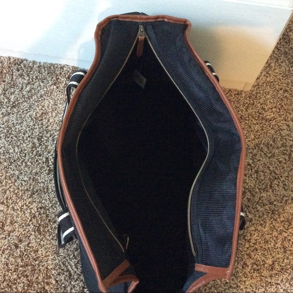 Vibrant Life Pet Carrier for Medium Dogs - Picture 3 of 4